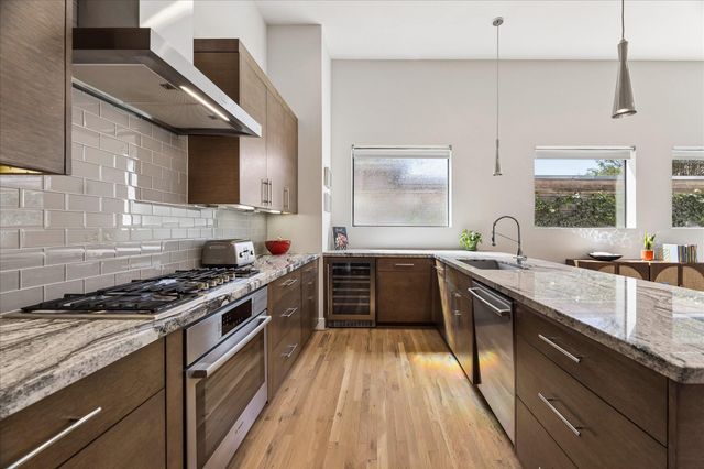 1311 Castle Court A, Houston, TX 77006