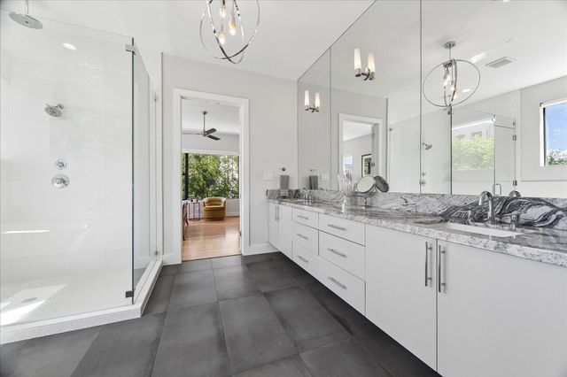 1311 Castle Court A, Houston, TX 77006