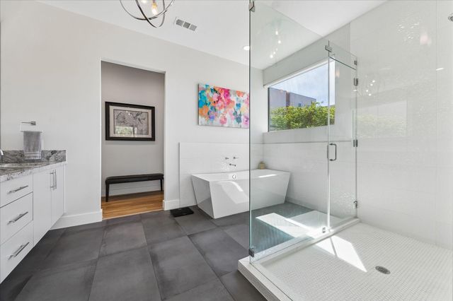 1311 Castle Court A, Houston, TX 77006