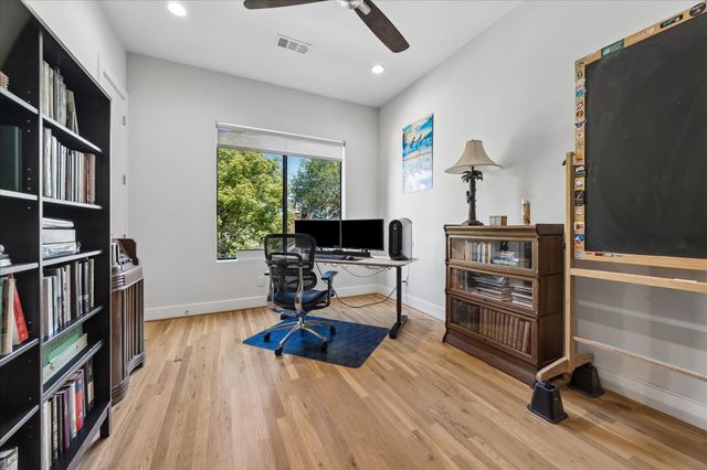 1311 Castle Court A, Houston, TX 77006