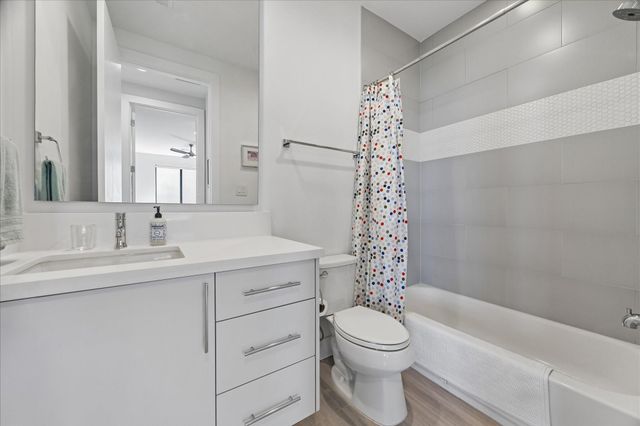 1311 Castle Court A, Houston, TX 77006