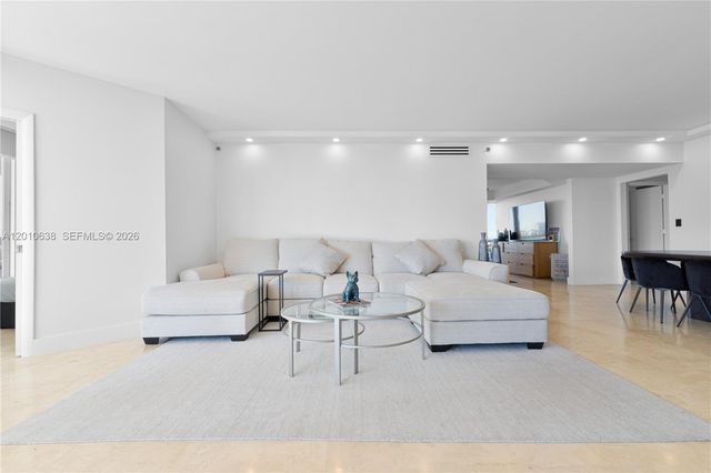 7000 Island Boulevard 1402, Aventura, FL 33160