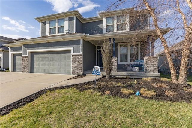18988 W 165th Street, Olathe, KS 66062