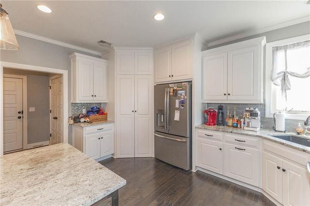 18988 W 165th Street, Olathe, KS 66062