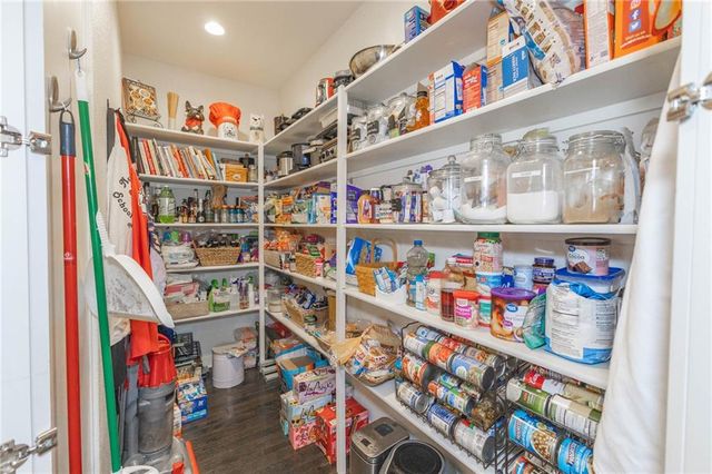 18988 W 165th Street, Olathe, KS 66062