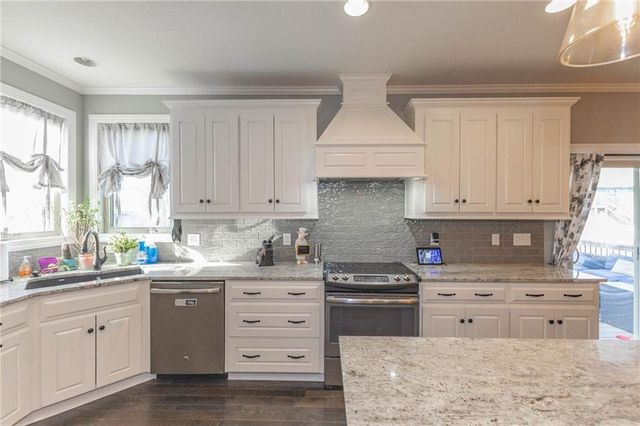 18988 W 165th Street, Olathe, KS 66062