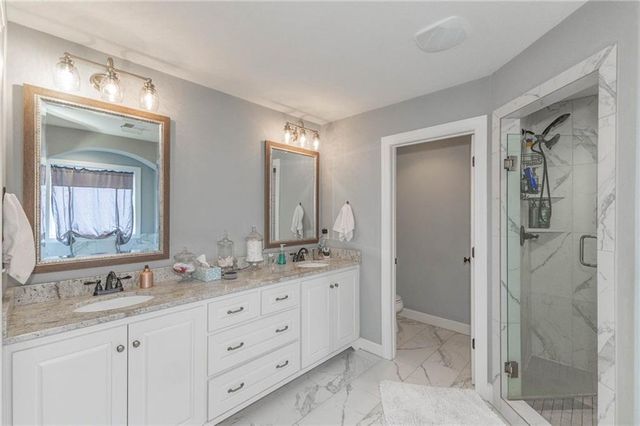 18988 W 165th Street, Olathe, KS 66062