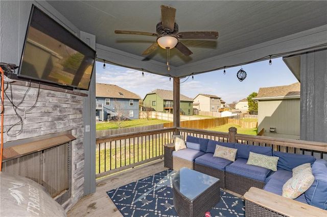 18988 W 165th Street, Olathe, KS 66062