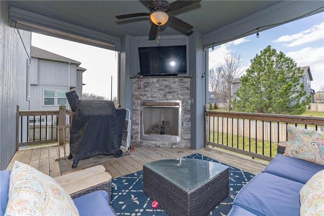 18988 W 165th Street, Olathe, KS 66062