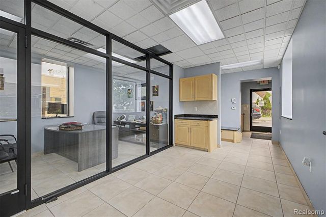 6140 Greenfield Road, Dearborn, MI 48126