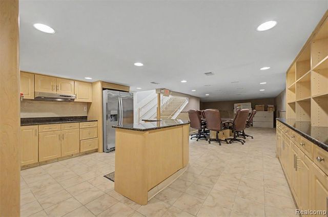 6140 Greenfield Road, Dearborn, MI 48126