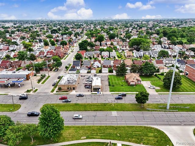 6140 Greenfield Road, Dearborn, MI 48126