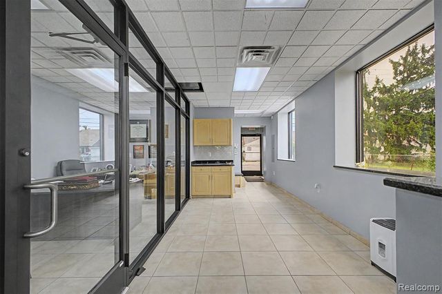 6140 Greenfield Road, Dearborn, MI 48126