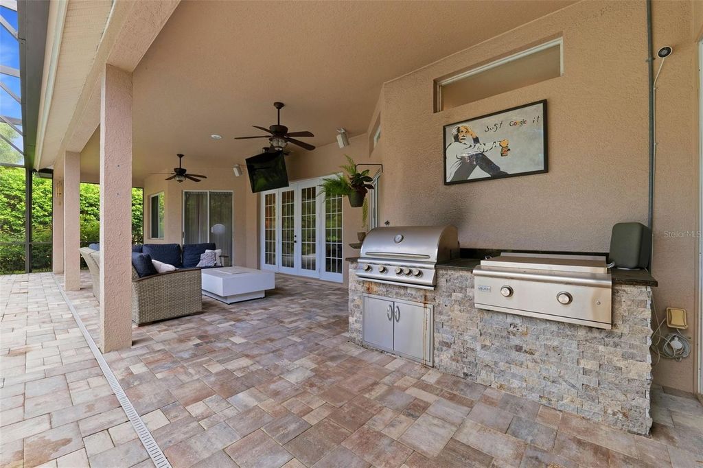 Image 8 of property listing at 12012 BREWSTER DRIVE, Tampa, FL 33626