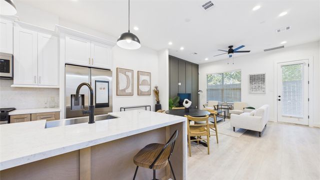 805 Brooks Street B, Houston, TX 77009