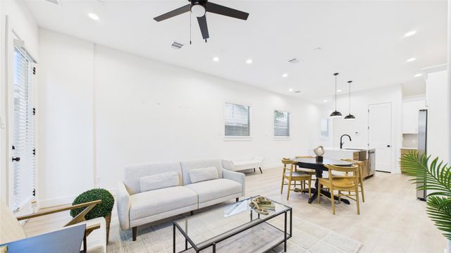 805 Brooks Street B, Houston, TX 77009