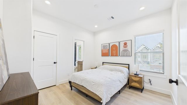 805 Brooks Street B, Houston, TX 77009