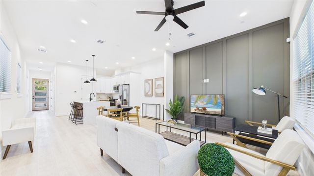 805 Brooks Street B, Houston, TX 77009