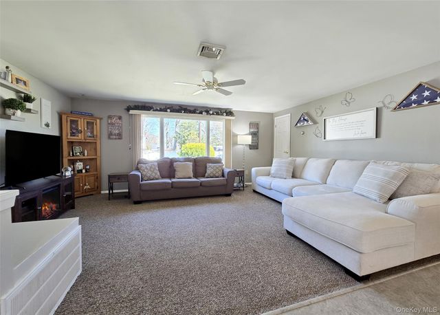 146 Webster Avenue, Ronkonkoma, NY 11779