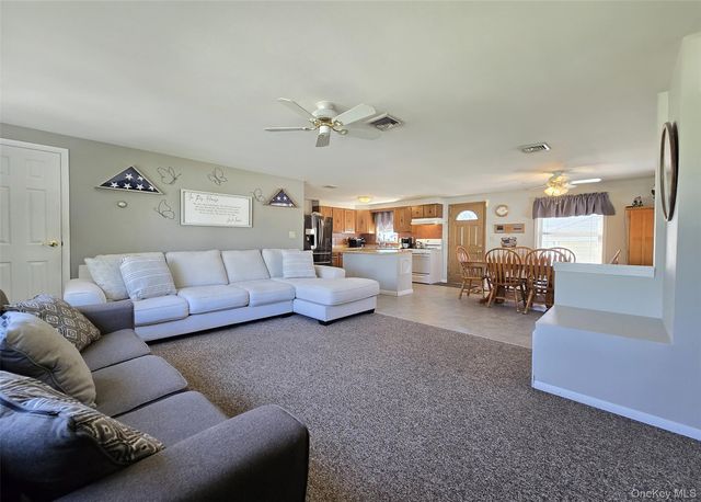 146 Webster Avenue, Ronkonkoma, NY 11779