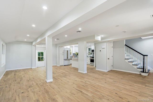 17 Tatterson Street, Roslyn, NY 11576