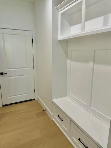 3919 E Woodhue Street, Springfield, MO 65802