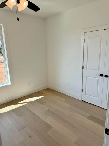 3919 E Woodhue Street, Springfield, MO 65802