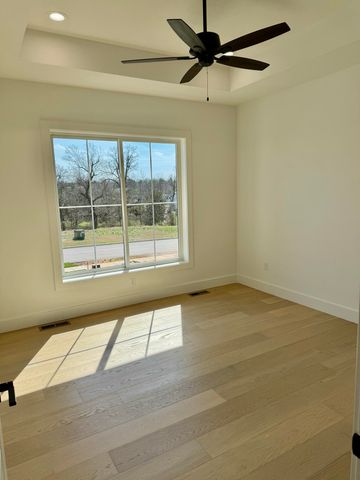 3919 E Woodhue Street, Springfield, MO 65802