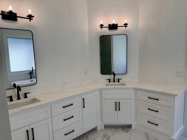 3919 E Woodhue Street, Springfield, MO 65802