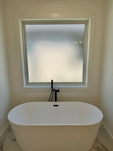 3919 E Woodhue Street, Springfield, MO 65802