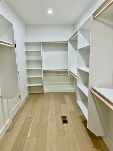 3919 E Woodhue Street, Springfield, MO 65802