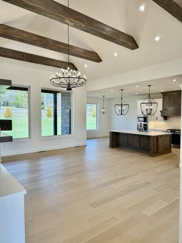 3919 E Woodhue Street, Springfield, MO 65802