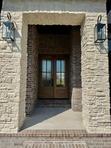 3919 E Woodhue Street, Springfield, MO 65802