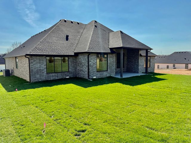 3919 E Woodhue Street, Springfield, MO 65802