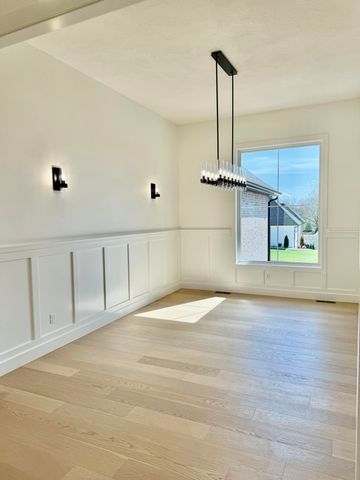 3919 E Woodhue Street, Springfield, MO 65802