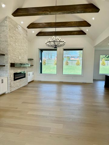 3919 E Woodhue Street, Springfield, MO 65802