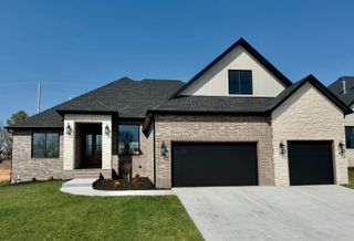 3919 E Woodhue Street, Springfield, MO 65802