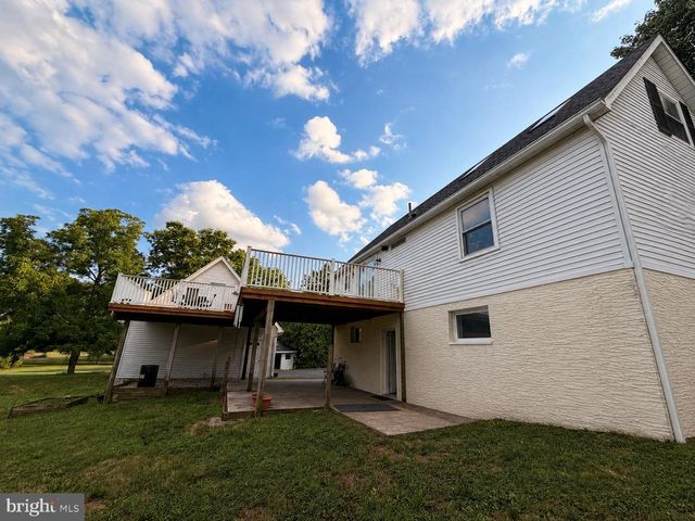 575 MULL AVE, Leesport, PA 19533