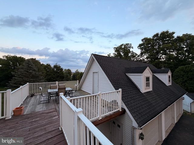 575 MULL AVE, Leesport, PA 19533