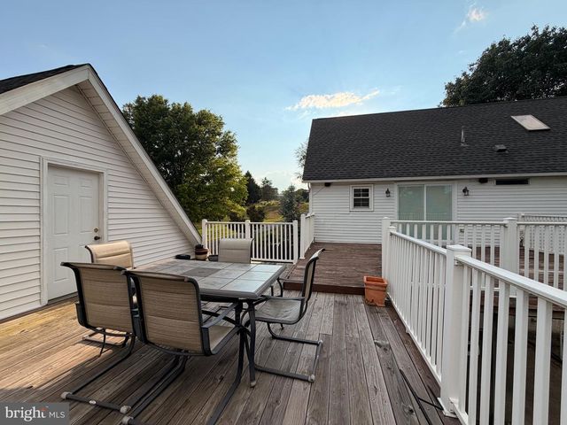 575 MULL AVE, Leesport, PA 19533