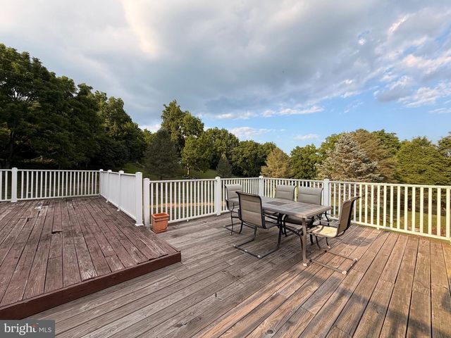 575 MULL AVE, Leesport, PA 19533