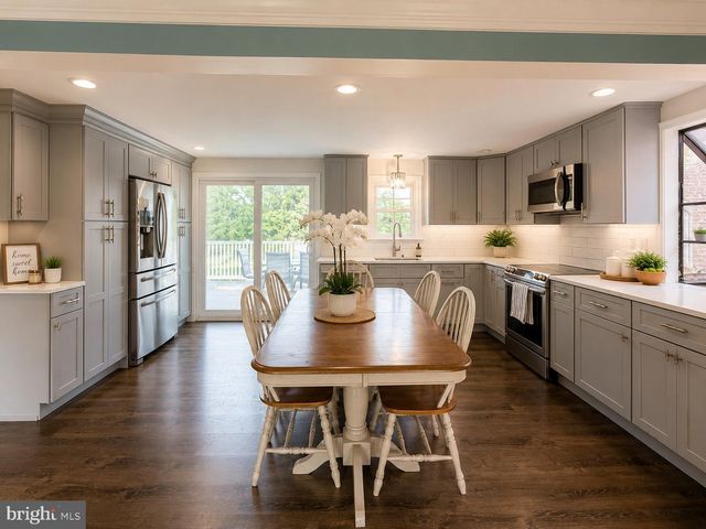 575 MULL AVE, Leesport, PA 19533