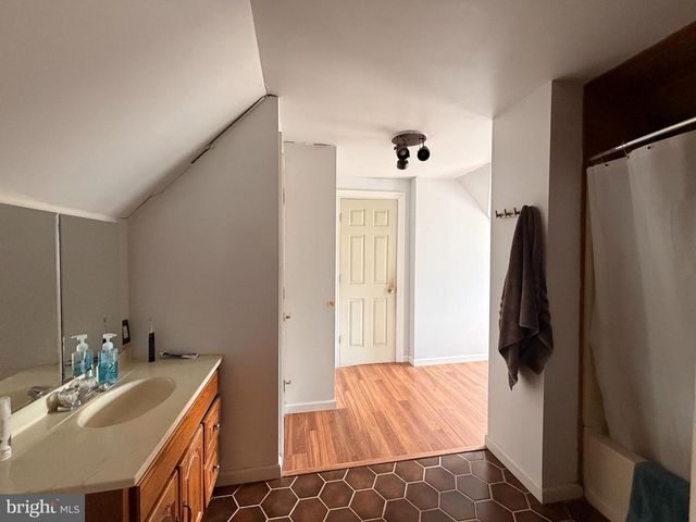 575 MULL AVE, Leesport, PA 19533