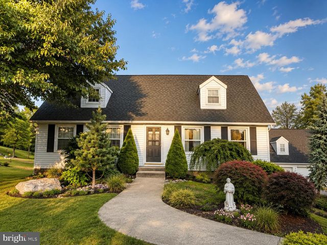 575 MULL AVE, Leesport, PA 19533