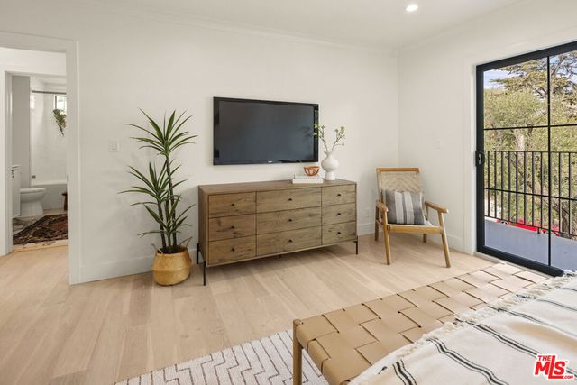 3289 Kelton Avenue, Los Angeles, CA 90034