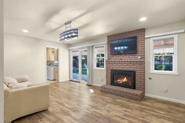 2809 Yukon Dr, Modesto, CA 95350