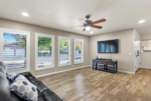 2809 Yukon Dr, Modesto, CA 95350