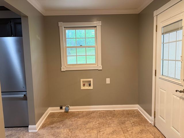 254 MOLLIE DR, Selmer, TN 38375