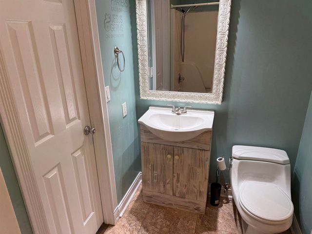 254 MOLLIE DR, Selmer, TN 38375
