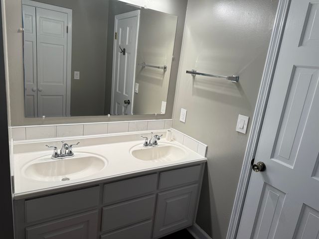 254 MOLLIE DR, Selmer, TN 38375